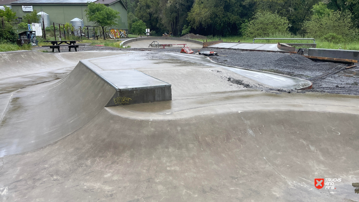 Creekside park skatepark